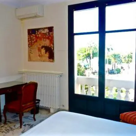 De Luxe Miramar